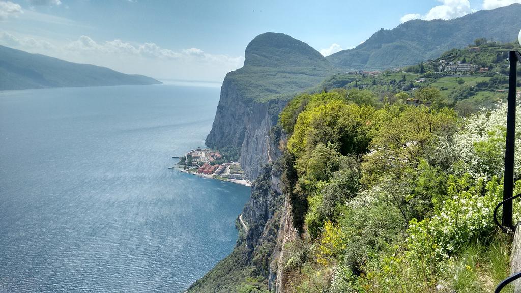 Casa Vacanze Regina Del Lago Tremosine Exteriör bild