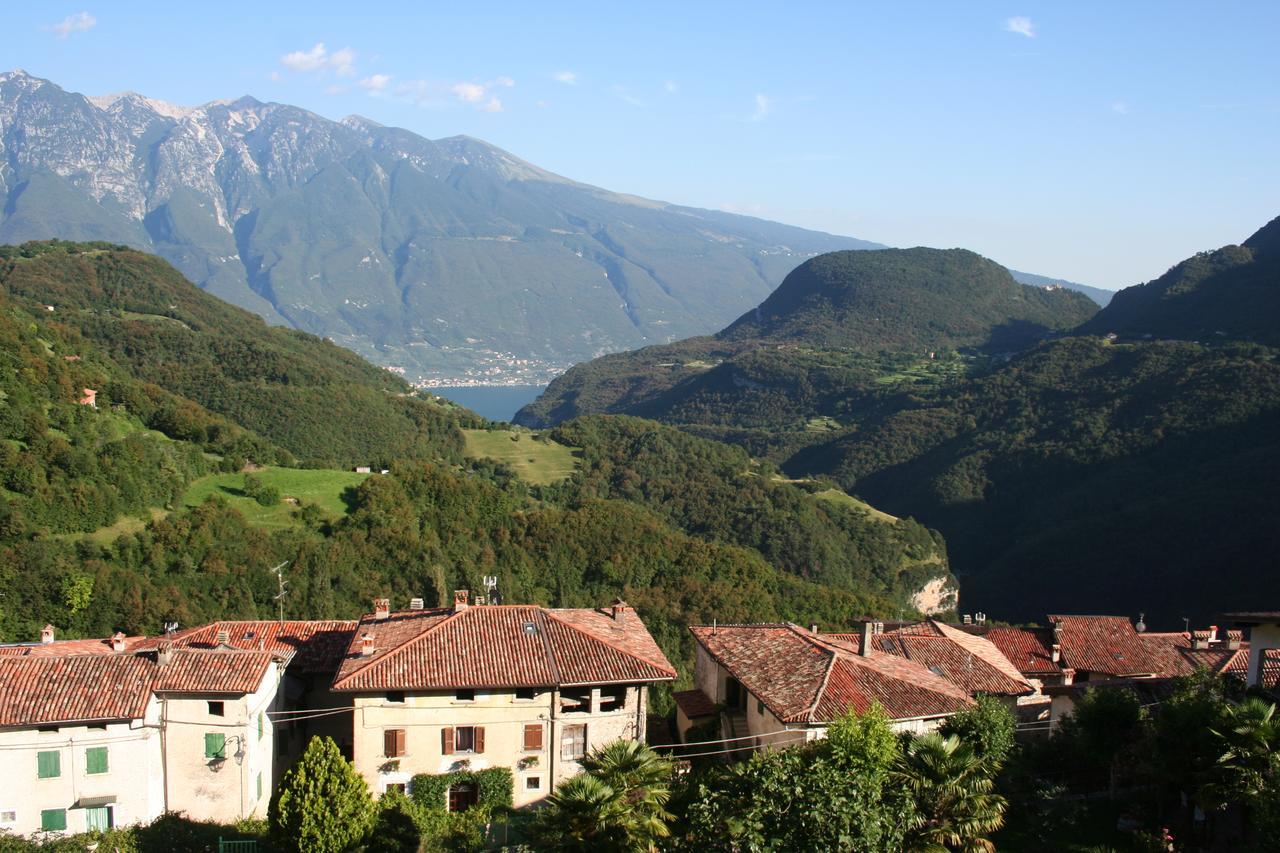 Casa Vacanze Regina Del Lago Tremosine Exteriör bild
