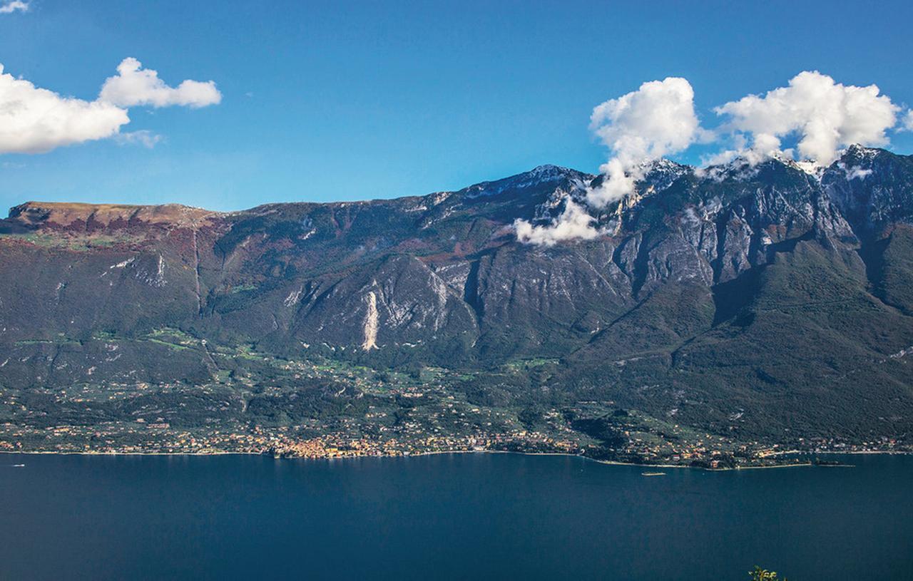 Casa Vacanze Regina Del Lago Tremosine Exteriör bild